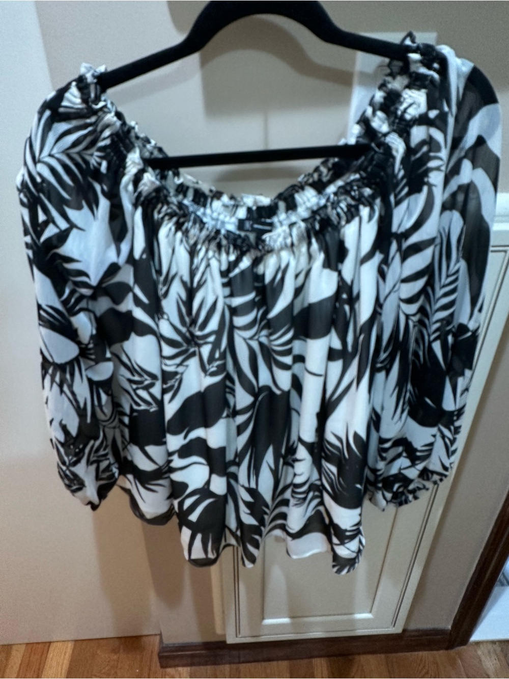 INC International Concepts Black & White Leaf-Print Off-Shoulder Blouse